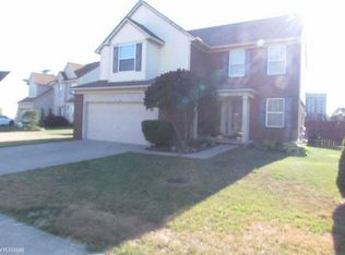 31133 Cedar Ridge Ln, Madison Heights, MI 48071
