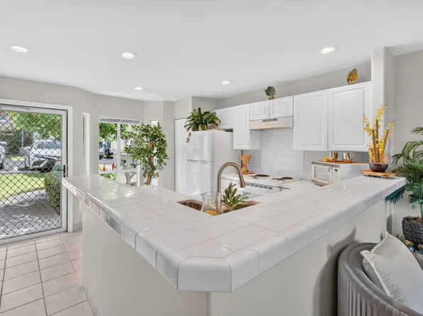 75-6081 Alii Dr APT Bb104, Kailua Kona, HI 96740