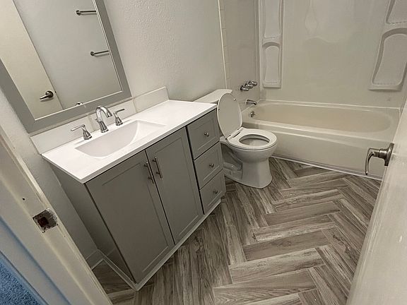 5th image of 13002 NE 76th St