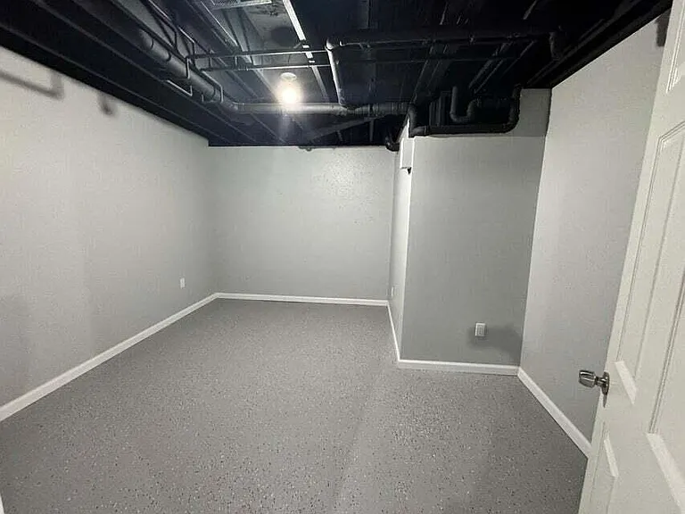 175 Rockwell Ave — Photo 5