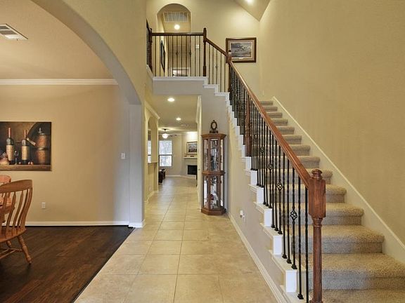 3rd image of 503 Walsh Hill Trl