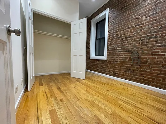 Rented by HOLTON REAL ESTATE INC. | media 14