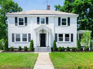 8 Carisbrooke St, Andover, MA 01810