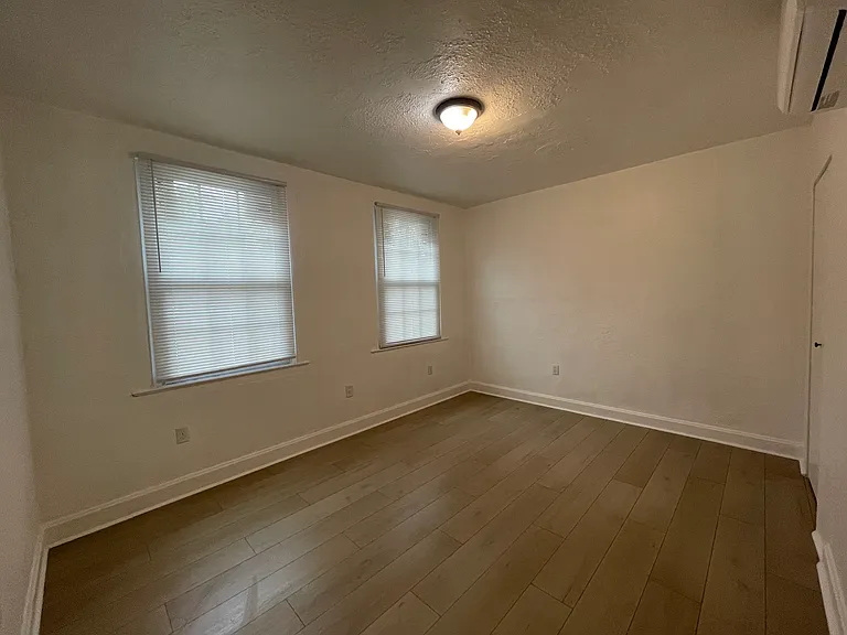 1917 Erline Dr — Photo 9