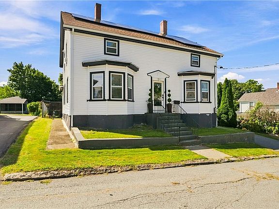 4th image of 185 Hilton St