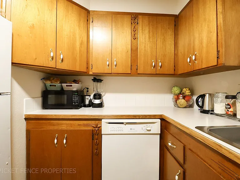 1433 Juliana Ct — Photo 8