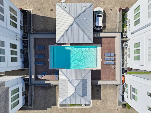 2106 Radcliffe St, Houston, TX 77007