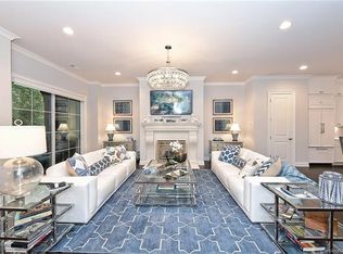 3034 Fairview Villa Ct, Charlotte, NC 28209