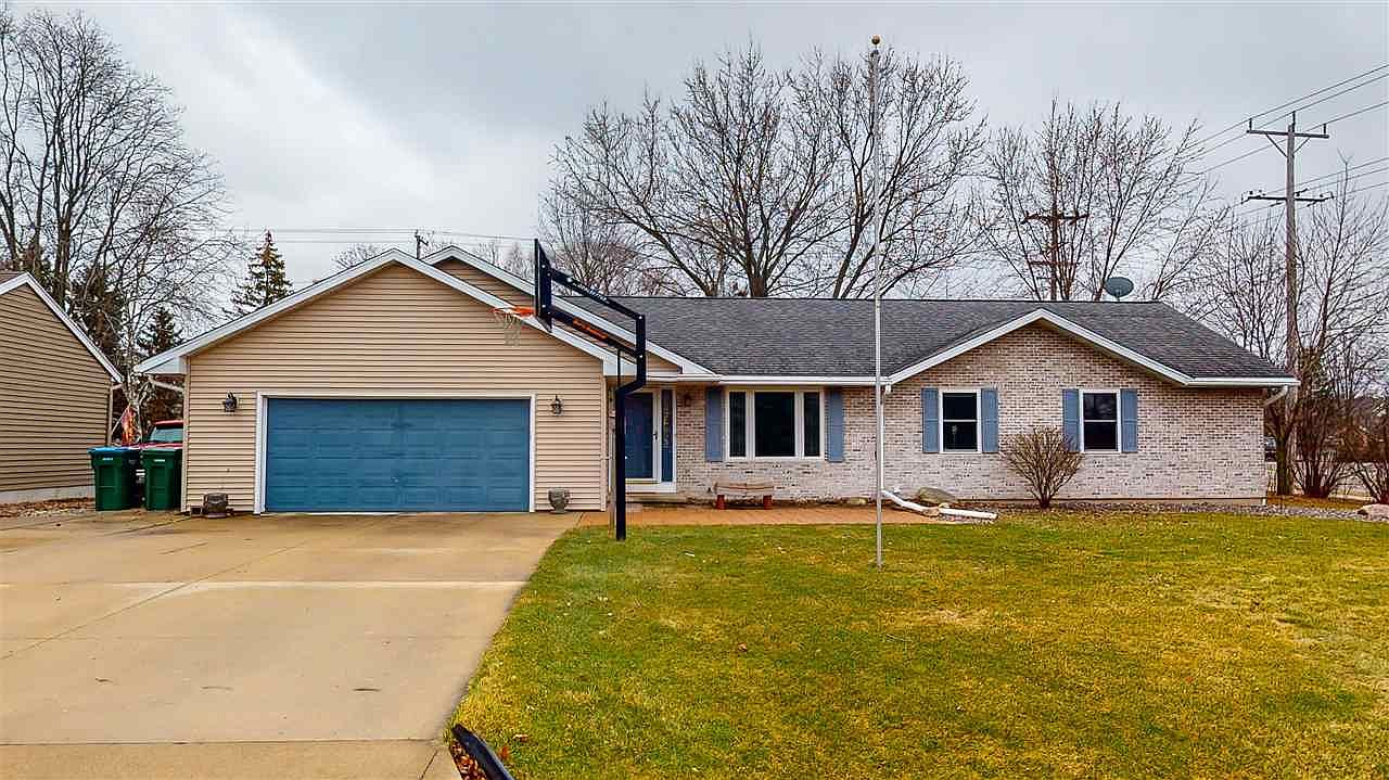 3 Bluemound Cir Appleton Wi 54914 Mls 50237311 Zillow