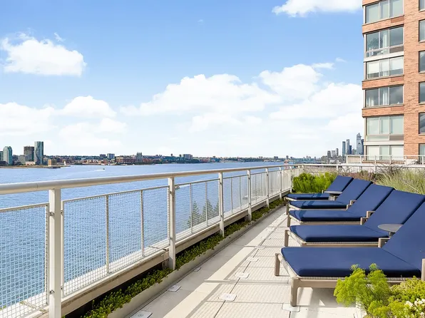 20 River Terrace image 16 of 26