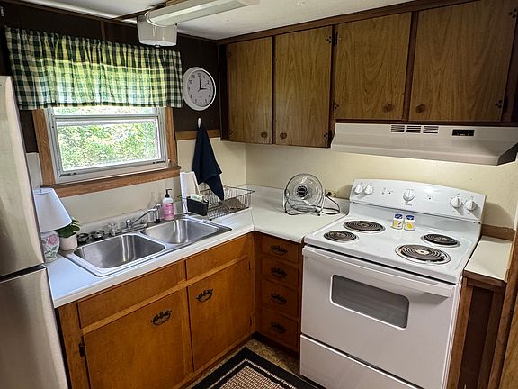 4th image of 42 Bamboo Cir #42