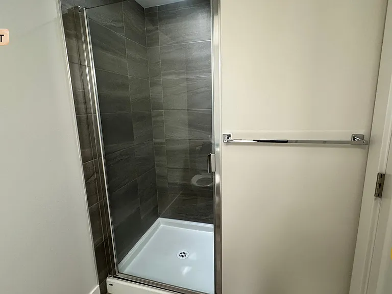 1308 Forbes Ave — Photo 10