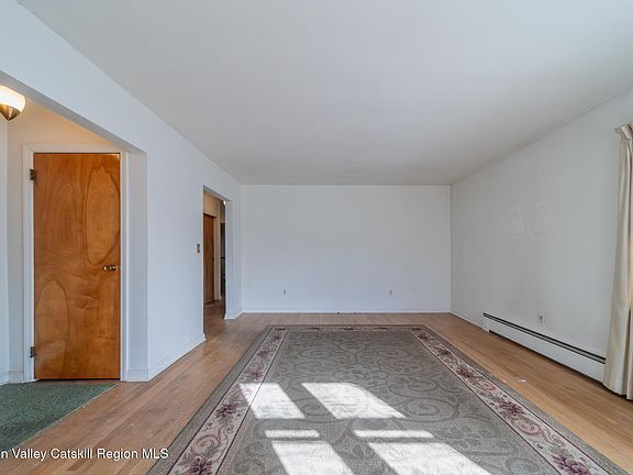 5th image of 272 E Chester Street