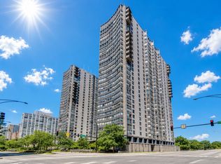 5701 N Sheridan Rd APT 6D, Chicago, IL 60660