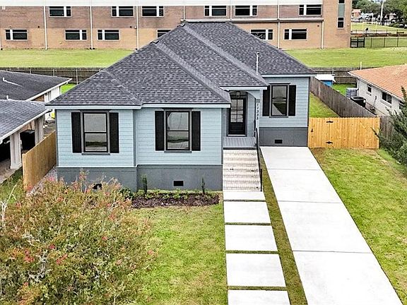3rd image of 11335 Prentiss Ave