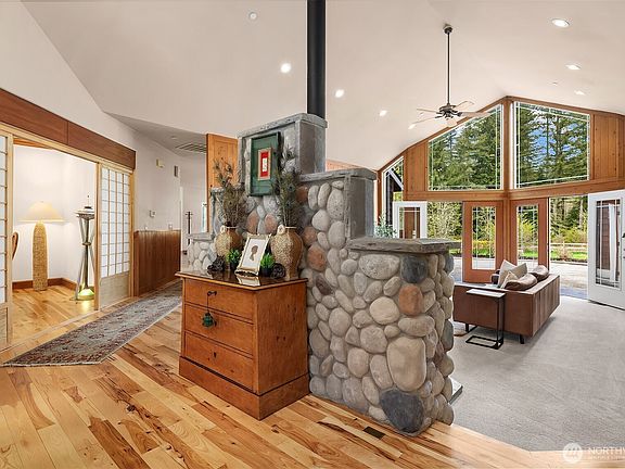 4th image of 7828 Tolt Highlands Road NE
