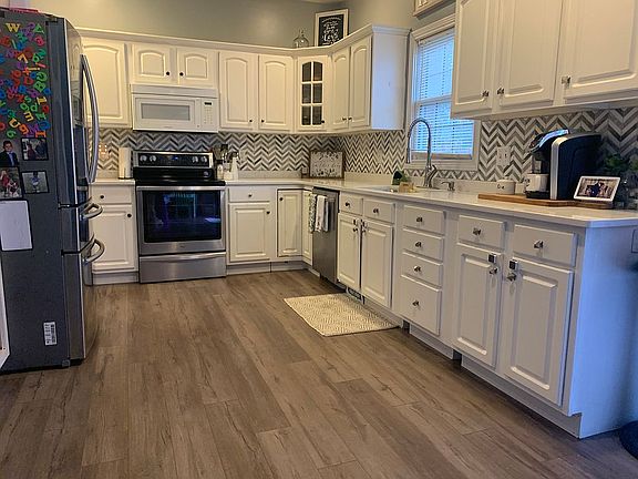 4th image of 4124 Marshfield Dr
