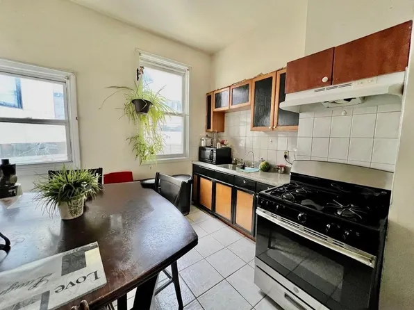 2808 Palisade Avenue image 6 of 7