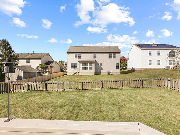 4th image of 233 Essex Pl