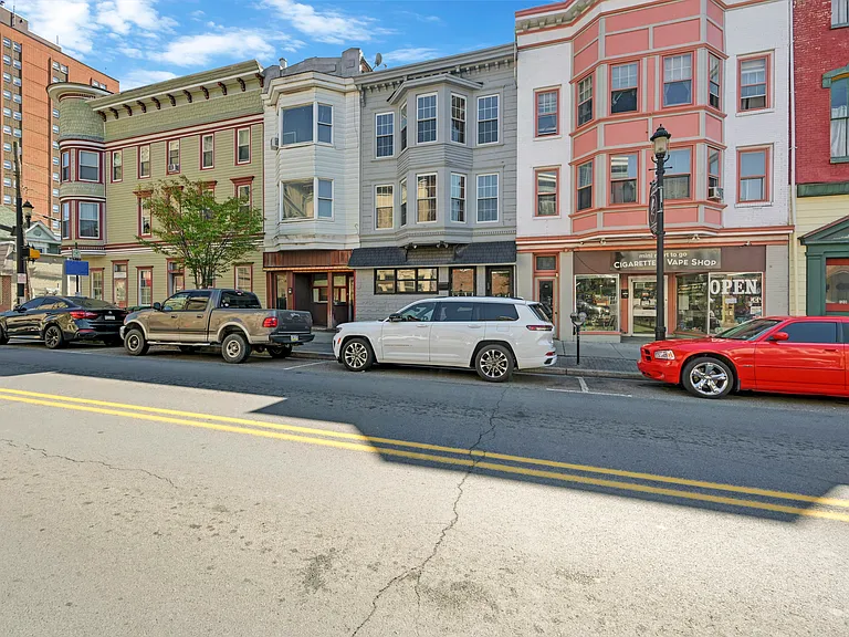 128 E Broad St #B — Photo 5