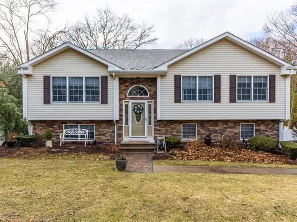 46 Elmgrove Ave, Johnston, RI 02919