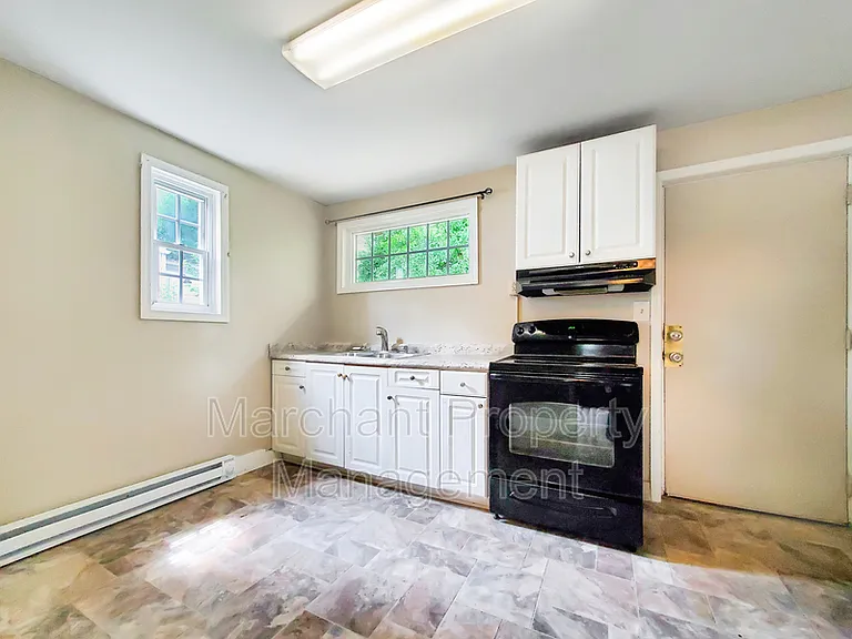 317 Douthit St — Photo 9