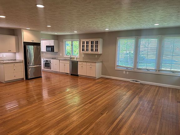 4th image of 12660 Hovey Dr