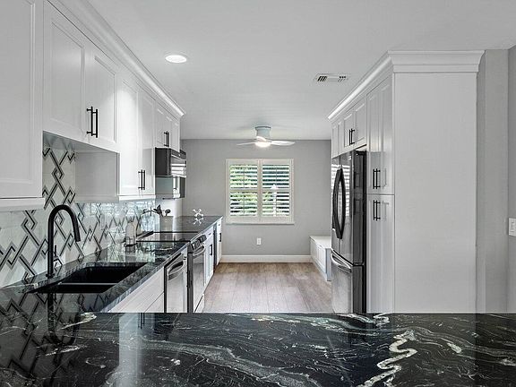 4th image of 20 Westgate Ln #20D