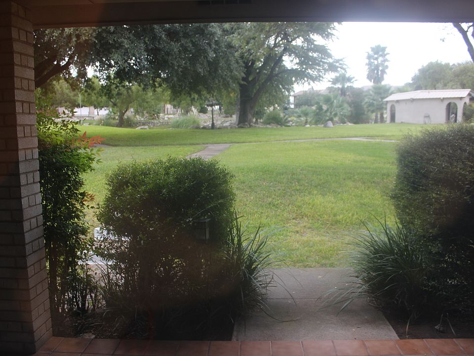 2nd image of 112 Hackberry Ln