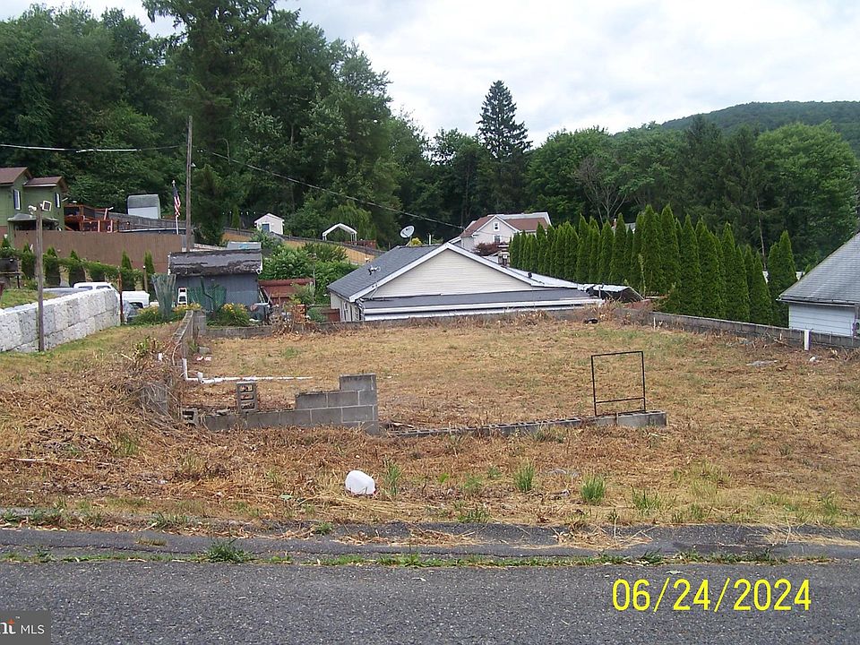 2nd image of 27 W Union St