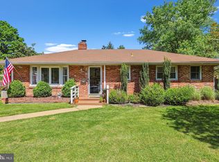 1902 Jamestown Rd, Alexandria, VA 22308