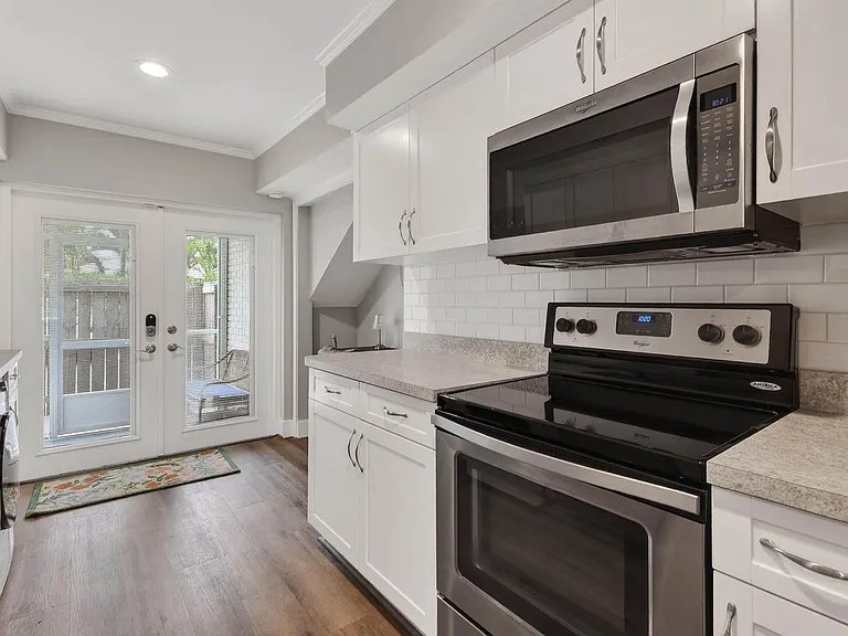 11521 Landing Pl #E1 — Photo 8