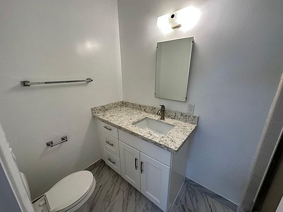 5th image of 20336 Cohasset St APT 12