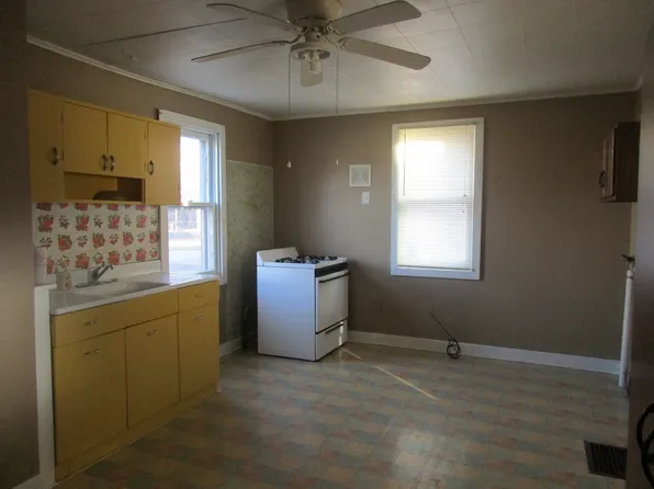 1405 Cherry St, Quincy, IL 62301