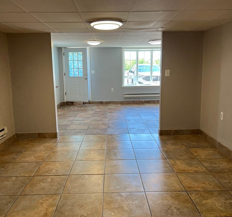 1st image of 544 Ridge Ave APT 1