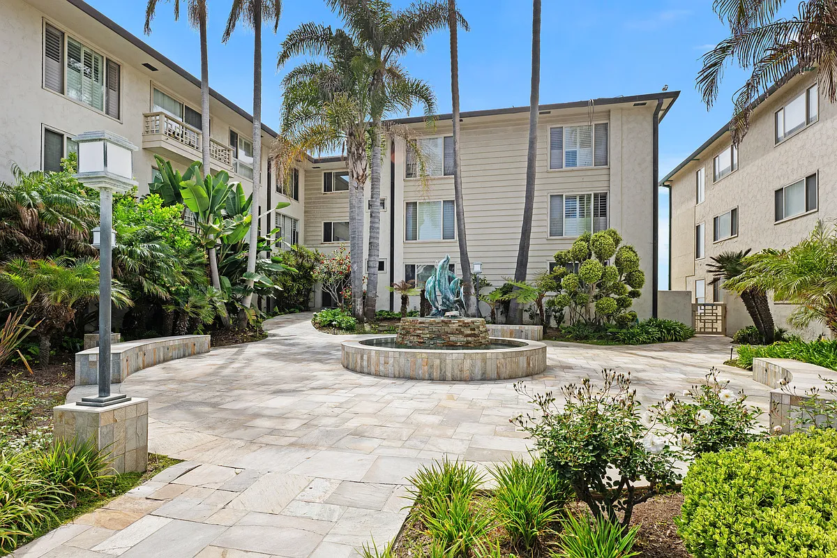 220 Coast Boulevard - D — Photo 4