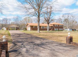 106 Karaway Hls, Gadsden, AL 35901