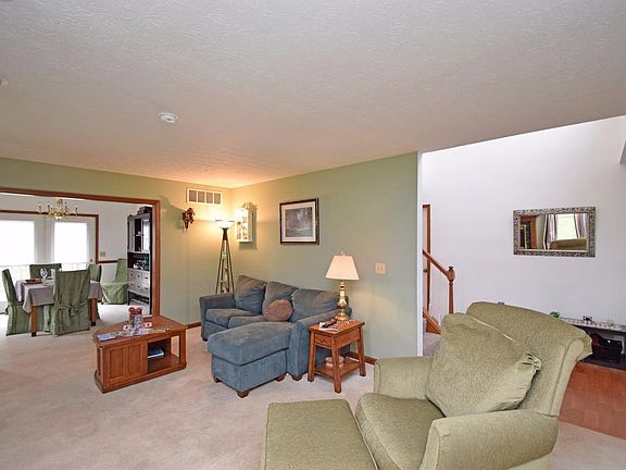 3rd image of 23422 Mountain Meadows Ct