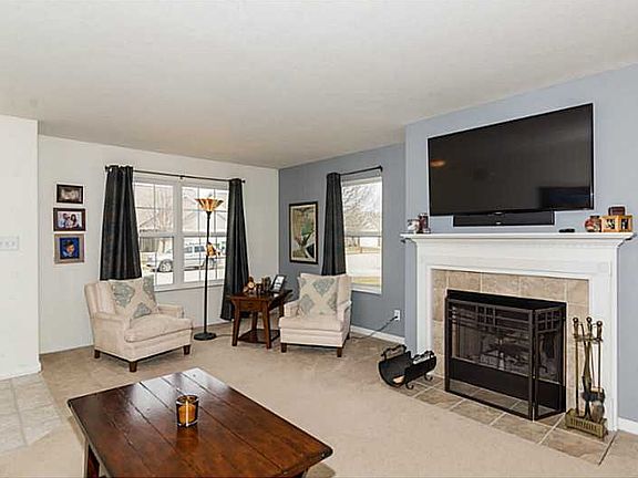 4th image of 1027 Lichfield Ln