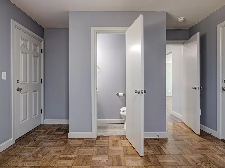 1/2 bath