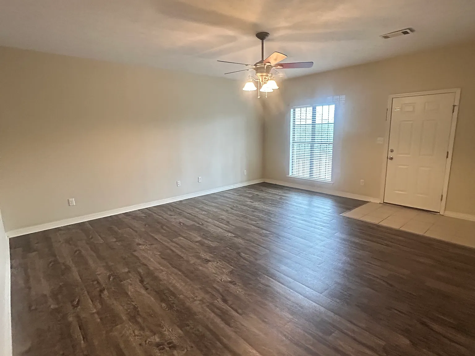 2 bed, 1355 sqft, $1,100 — Photo 2