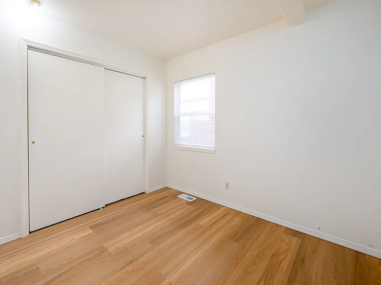 1908 Cleveland Blvd #1908 — Photo 16