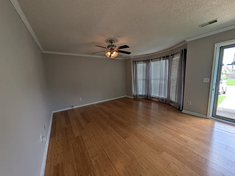 5008 Cheshire Ct — Photo 2