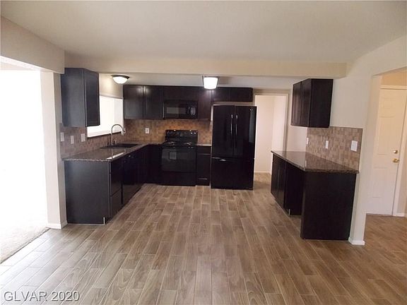 3rd image of 5101 Sun Valley Dr