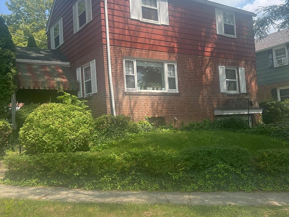 2nd image of 436 Playground Dr