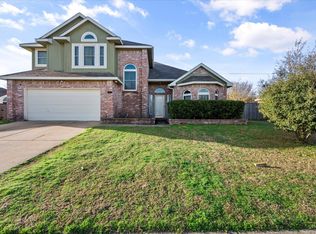 805 Hines Dr, Cedar Hill, TX 75104