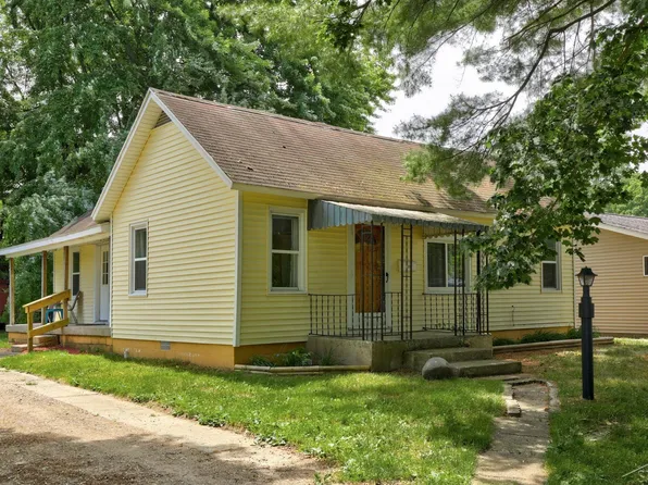237 Cherry St, Vassar, MI 48768