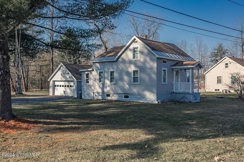 5th image of 326 Maple Avenue