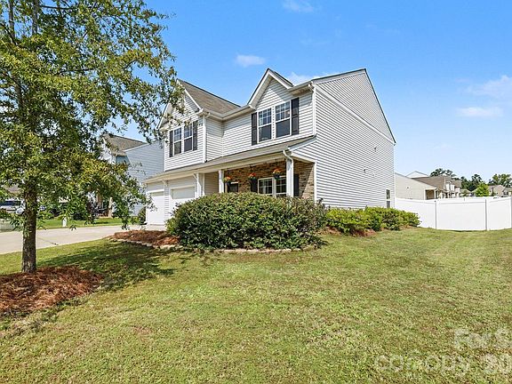 3rd image of 628 Gants Rd