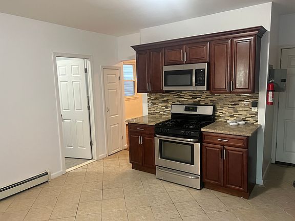 2nd image of 11 Meadow St #1
